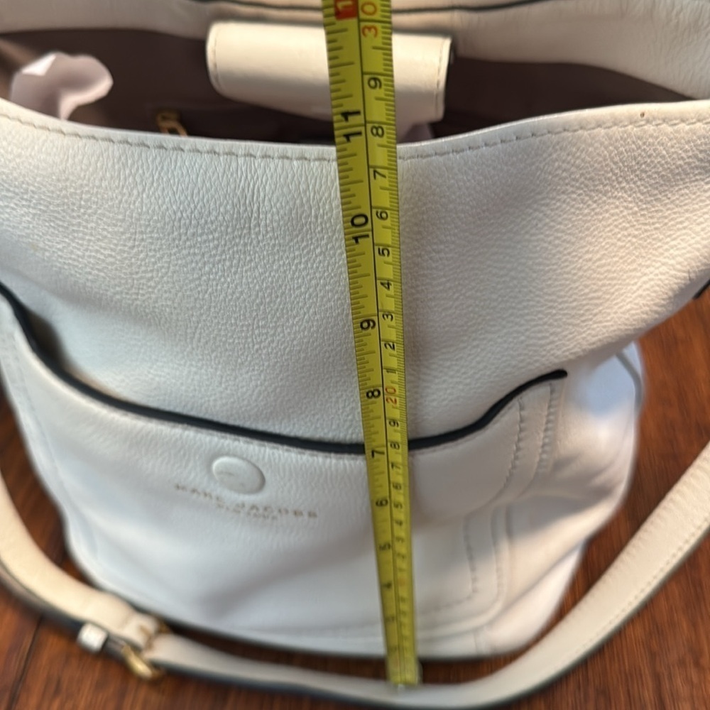 Marc Jacobs White Leather Empire City Bucket Bag - Picture 7 of 10